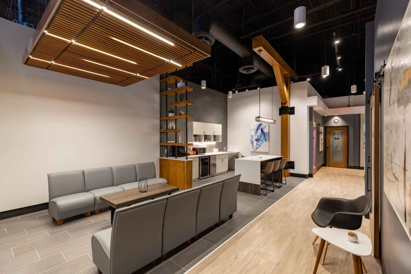 Salons-JC-4-scaled-1-1-1400x934